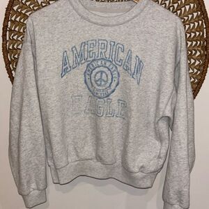 American Eagle gray cropped graphic sweatshirt size xsmall